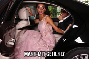 Reiche junge Frau